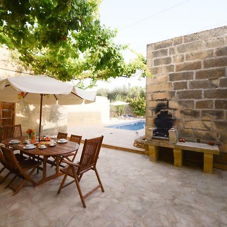 Tal-Masklu Farmhouse Għarb Esterno foto