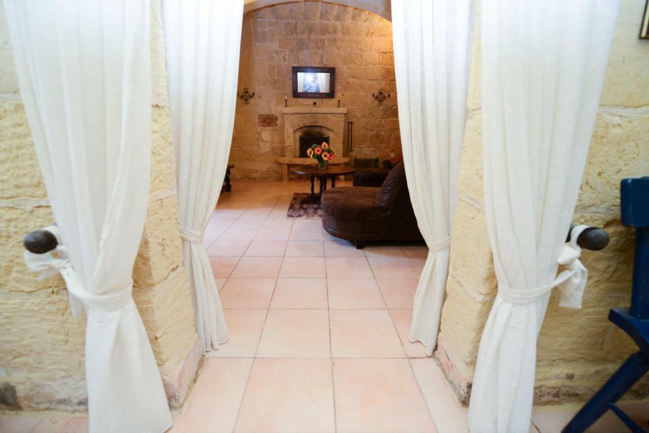 Tal-Masklu Farmhouse Għarb Esterno foto