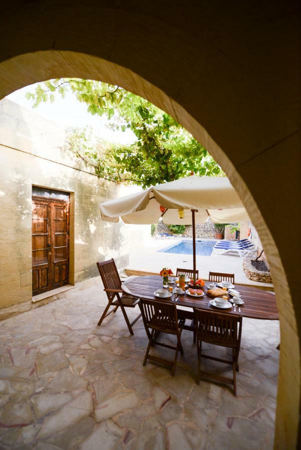 Tal-Masklu Farmhouse Għarb Esterno foto