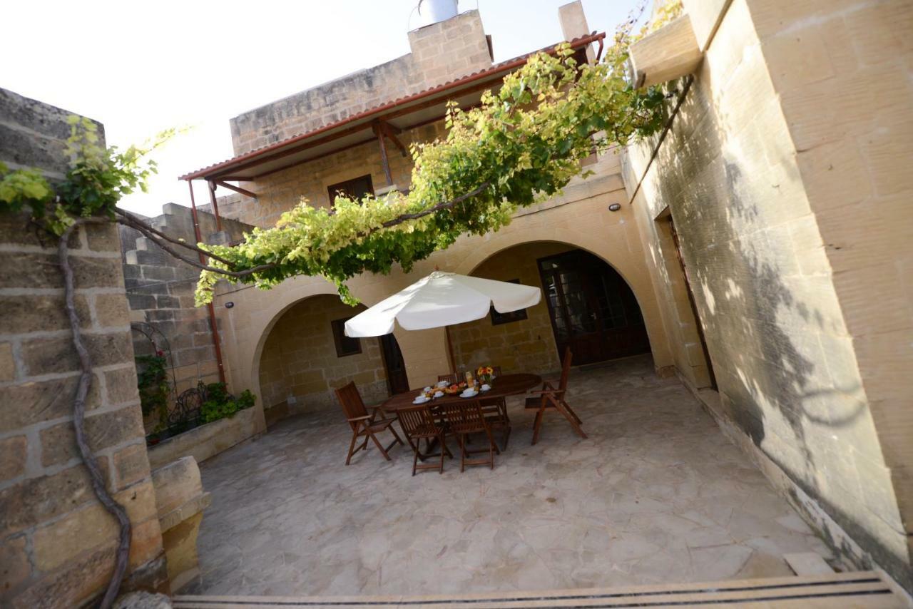 Tal-Masklu Farmhouse Għarb Esterno foto
